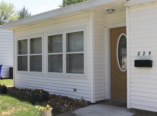825 25th St NE, Cedar Rapids, IA 52402