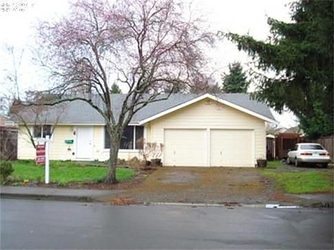 2nd image of 3995 Hyacinth St