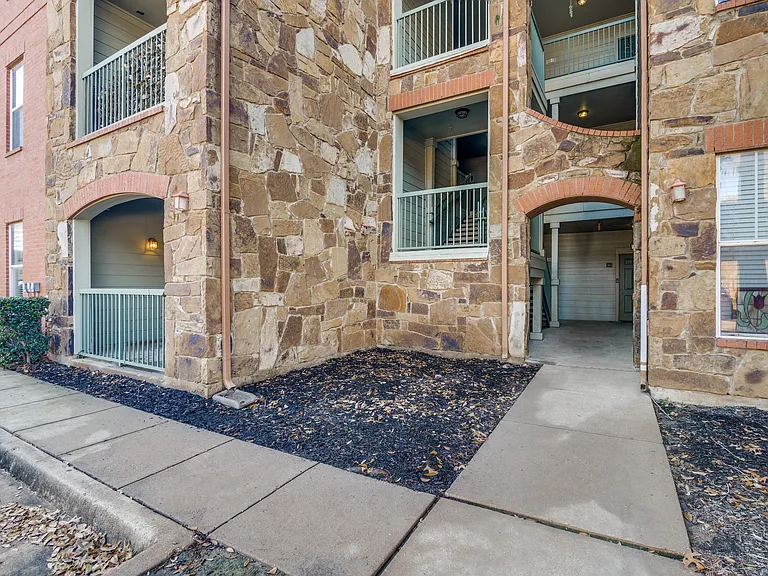 The Bluffs at Vista Ridge — Photo 11