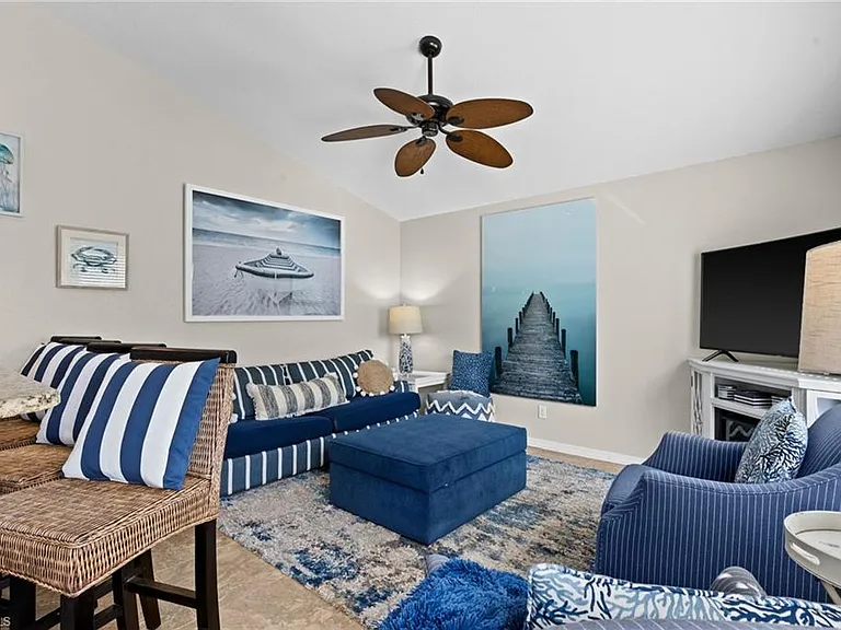 105 W Hilo St — Photo 11