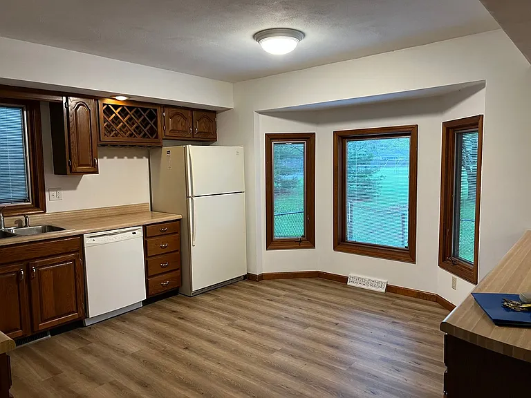 2541 Winfield Dr — Photo 14