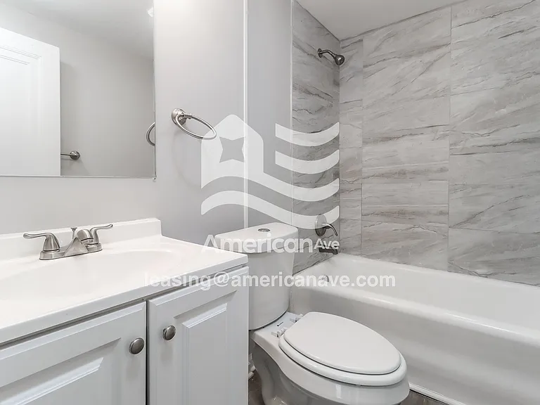 1534620_010_main_bathroom_11.jpg