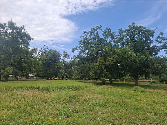 4th image of 315 Pony Ln