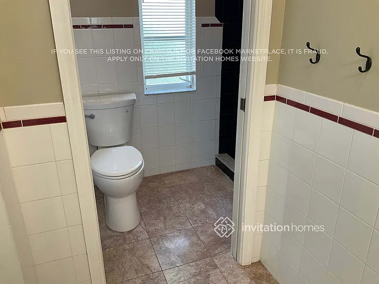 624 SE 18th Ter — Photo 18