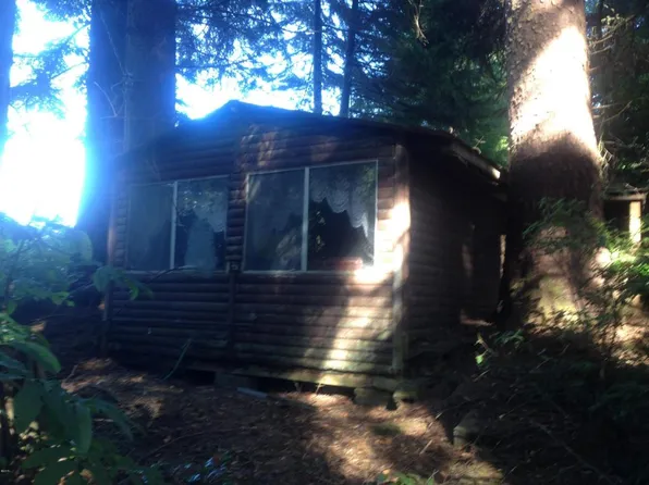 373 NE Big Cedar St, Yachats, OR 97498