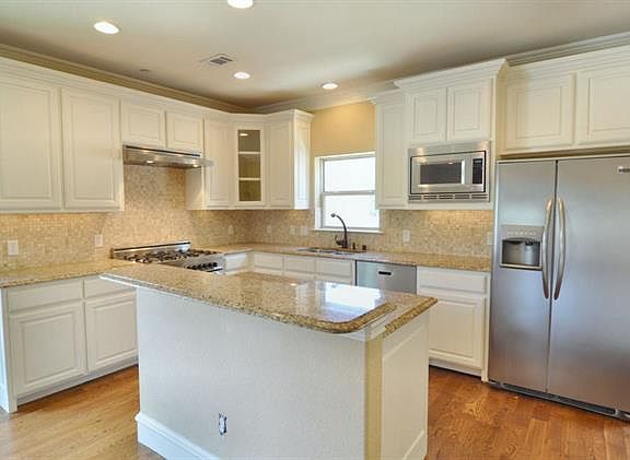4th image of 4150 Druid Ln APT 2