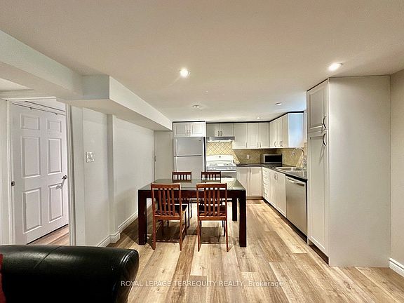 4th image of 113 Scarboro Ave #Basement