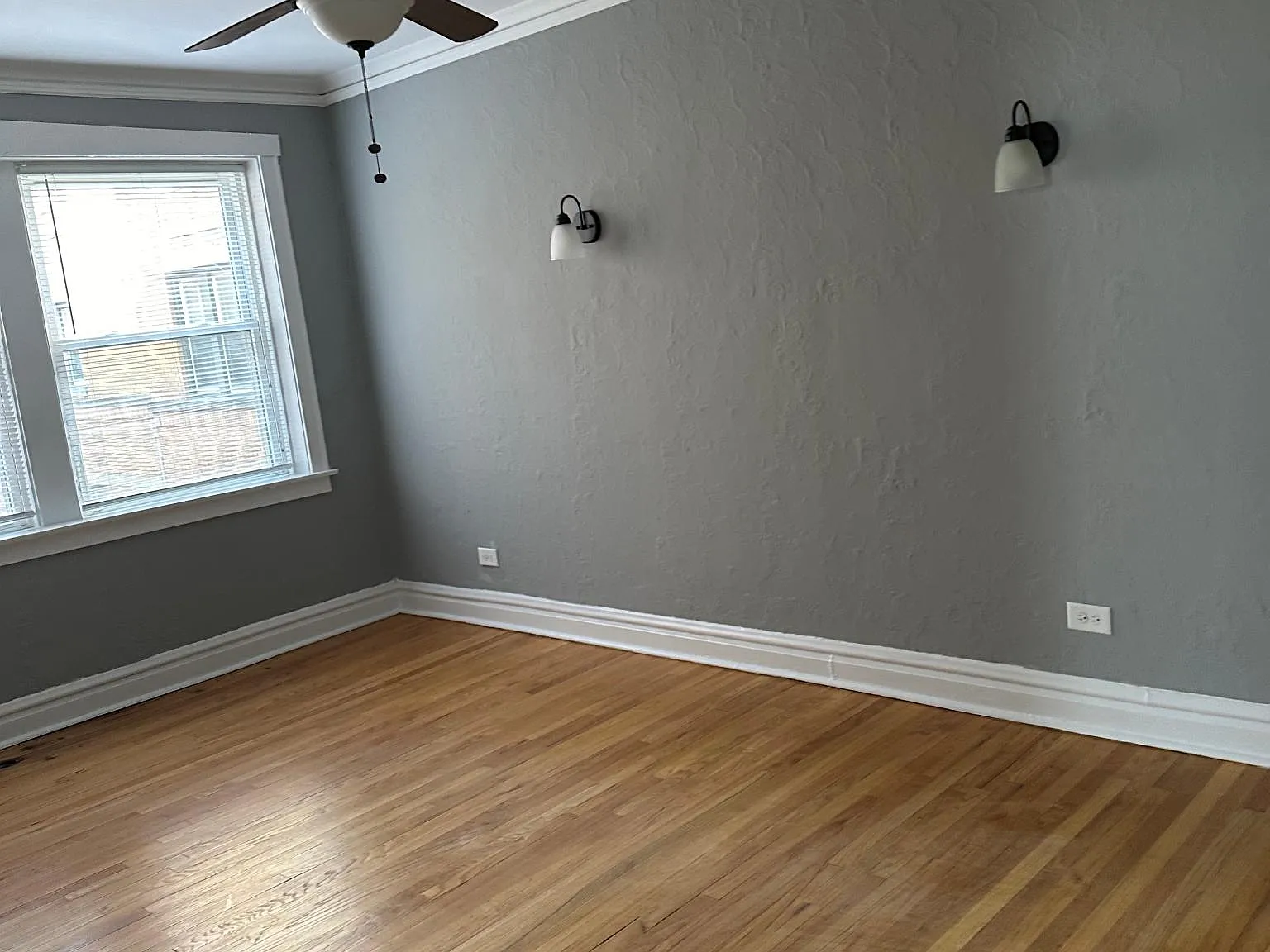 3317 N Karlov Ave — Photo 2