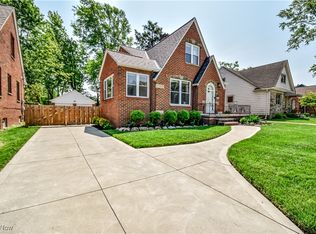 4315 W 215th St, Fairview Park, OH