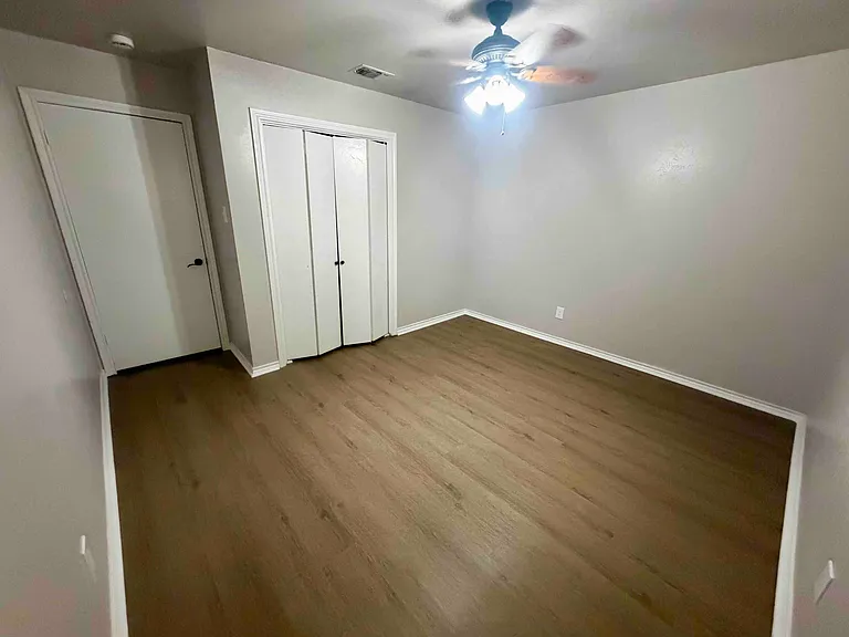 830 Windsor Pl — Photo 17
