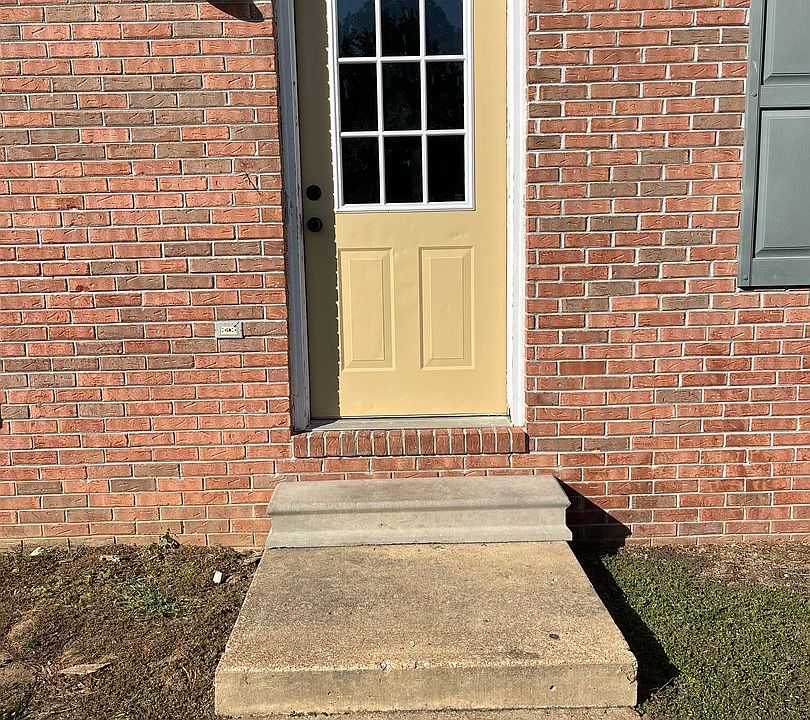 1st image of 154 W Peach St #D4