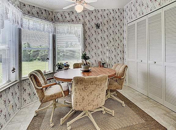 4th image of 2236 Abbottwoods Ln