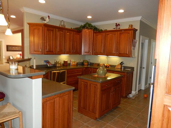 3rd image of 449 Idlewild Dr