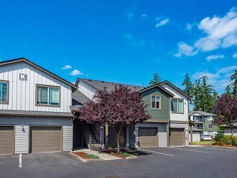 Four Lakes Apartment Homes — Photo 30