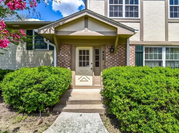 452 Creekside Dr, Vernon Hills, IL 60061