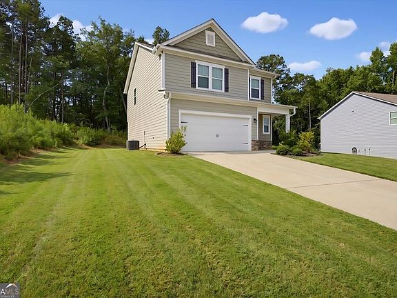 3rd image of 761 Jackson Ct