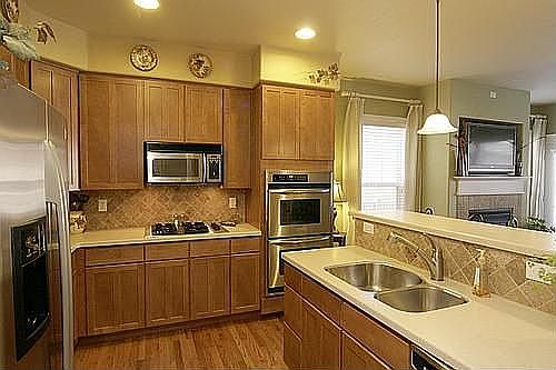 Stainless steel appliances, double oven, 36" cabinets