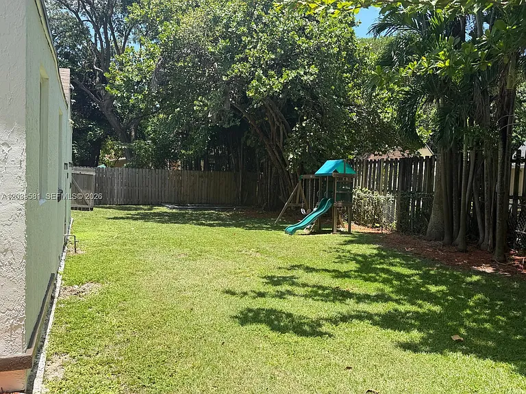 245 SW 24th Rd — Photo 19