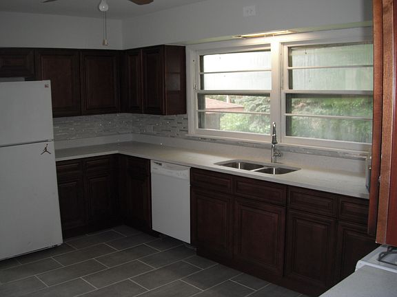 4th image of 8114 Archer Ave