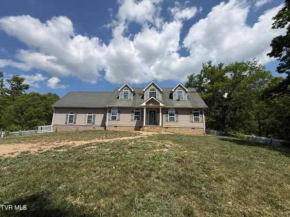 2497 Upper Copper Creek Rd, Castlewood, VA 24224