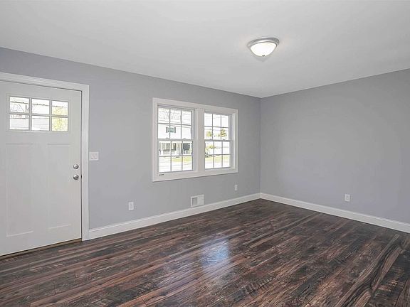 4th image of 21 Salem Ln