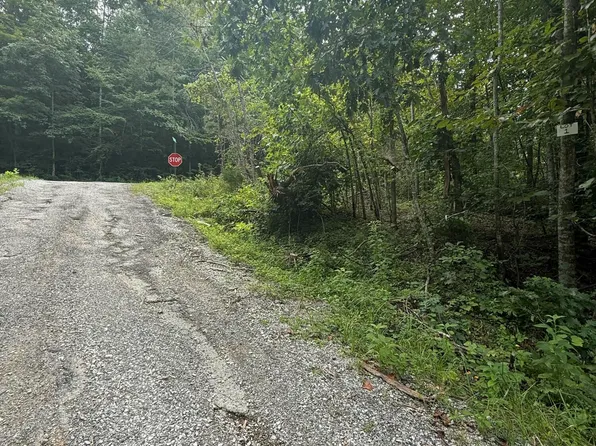 1 Buck Creek Cir, Somerset, KY 42501
