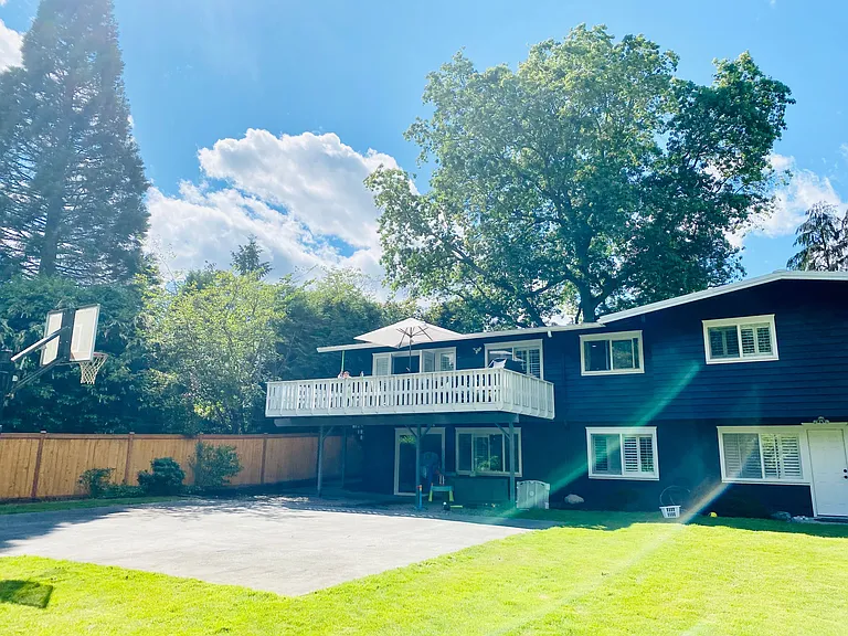 10535 NE 20th Pl — Photo 11