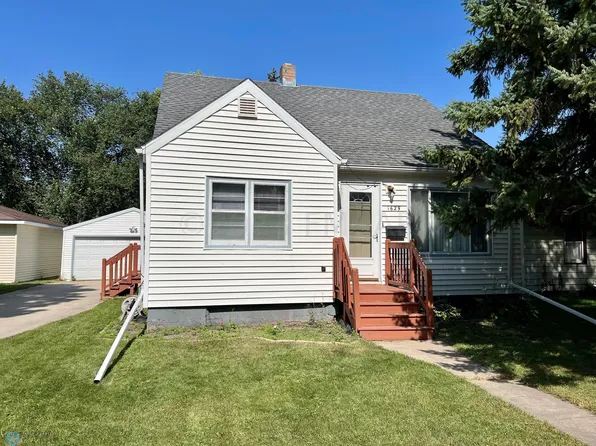 1629 6th Ave S, Fargo, ND 58103