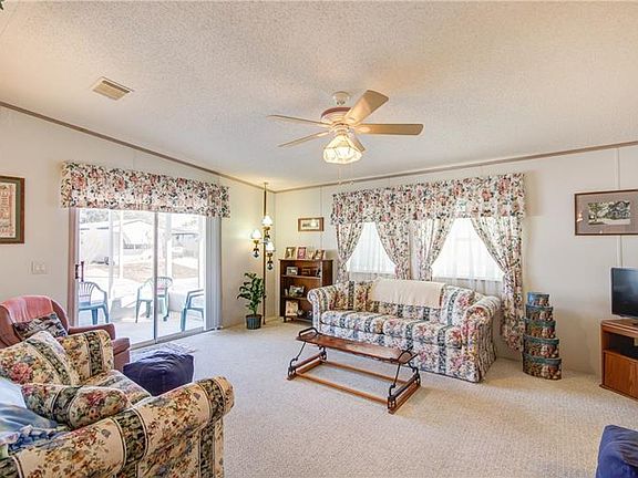 3rd image of 12117 Longhorn Dr