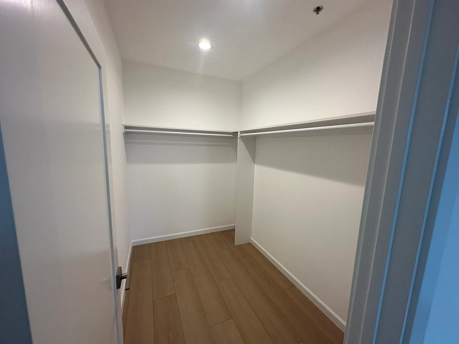 2 bed, 1200 sqft, $5,950 — Photo 3