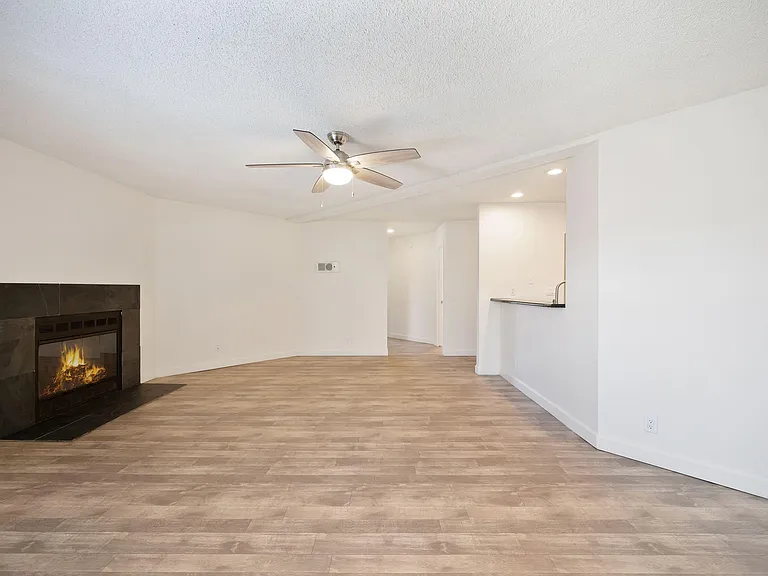 315 Acacia Ave — Photo 14