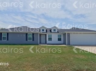 202 Fieldstone Cir, Gravette, AR 72736