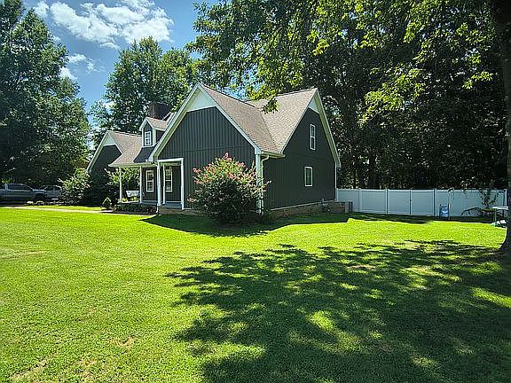 2nd image of 225 Meadow Brook Cir