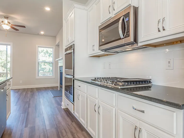 1662 Mountain Top Ln — Photo 4