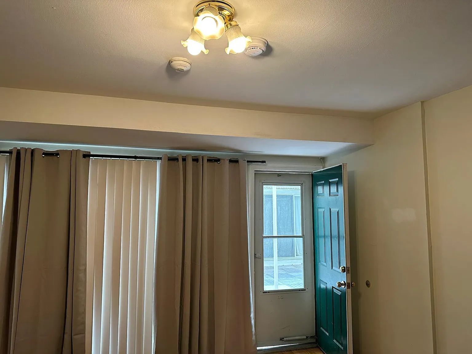 3 bed, $4,900 — Photo 3