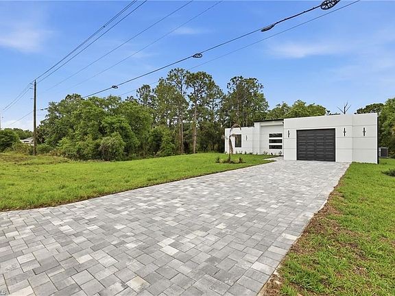 3rd image of 669 Windermere DR