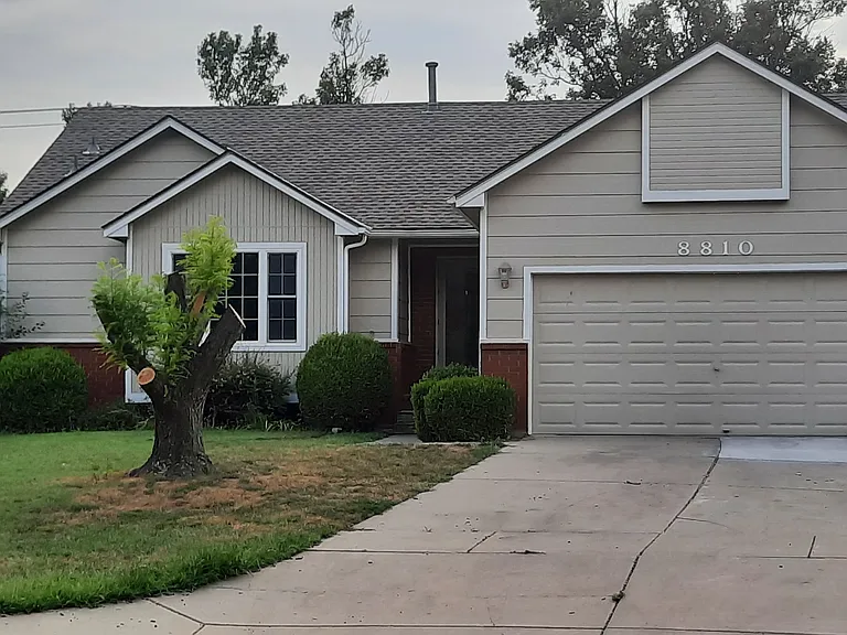 8810 E Denker Cir — Photo 1