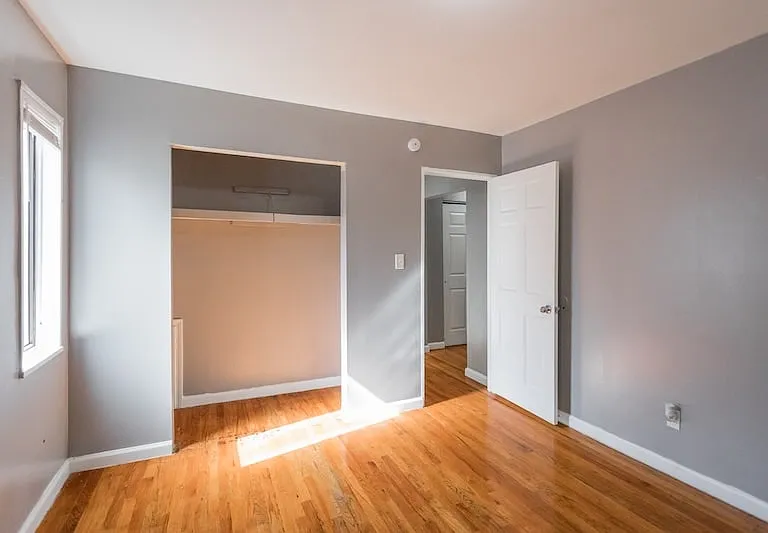Dolphin Gardens Apartments — Photo 10