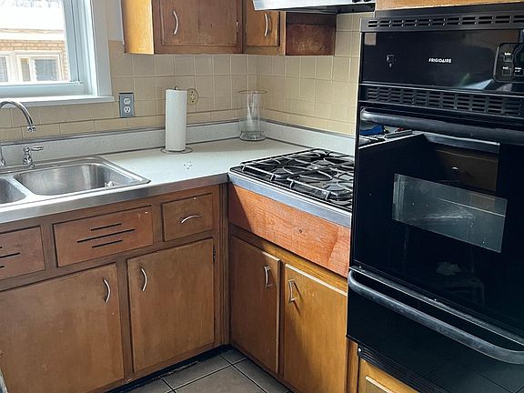 5th image of 2651 W Summerdale Ave #2