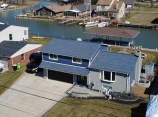39228 Venetian Dr, Harrison Township, MI
