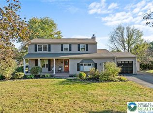 5280 Townsquare Dr, Macungie, PA 18062