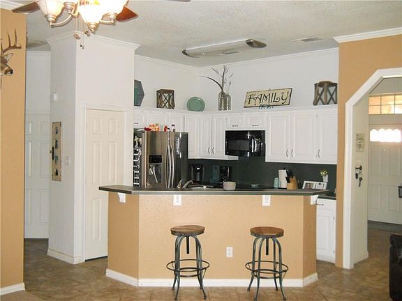 3rd image of 760 Bryan Dr