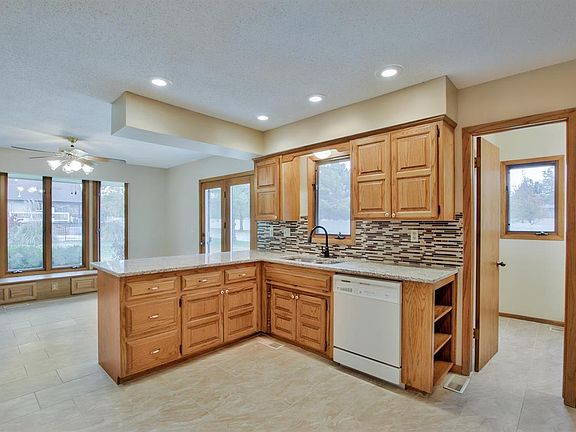 5th image of 2427 N Plumthicket Ct