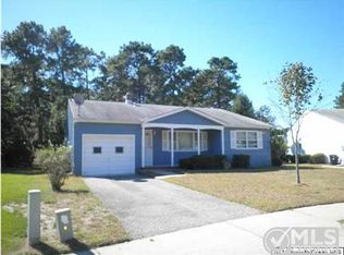 27 Millbrook Ct, Toms River, NJ 08757