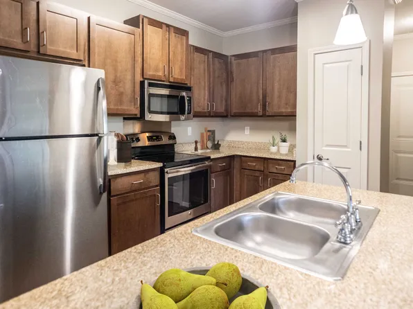 Harbor Island Apartments