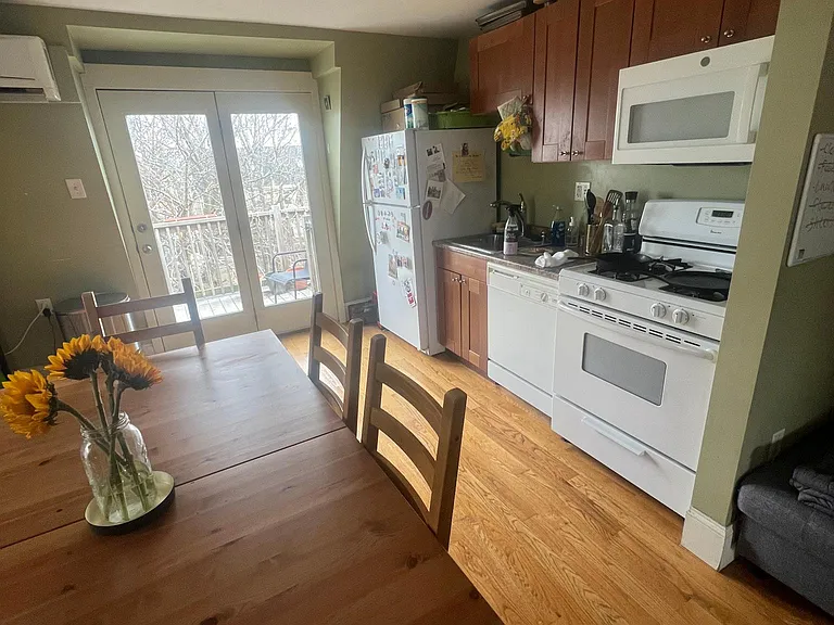 30 Mount Vernon St #3 — Photo 1