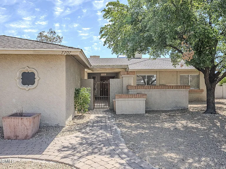 7707 S Kenwood Ln — Photo 4