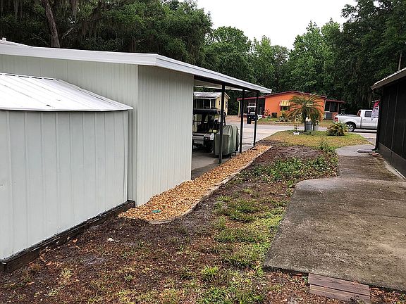5th image of 104 Honeysuckle Dr