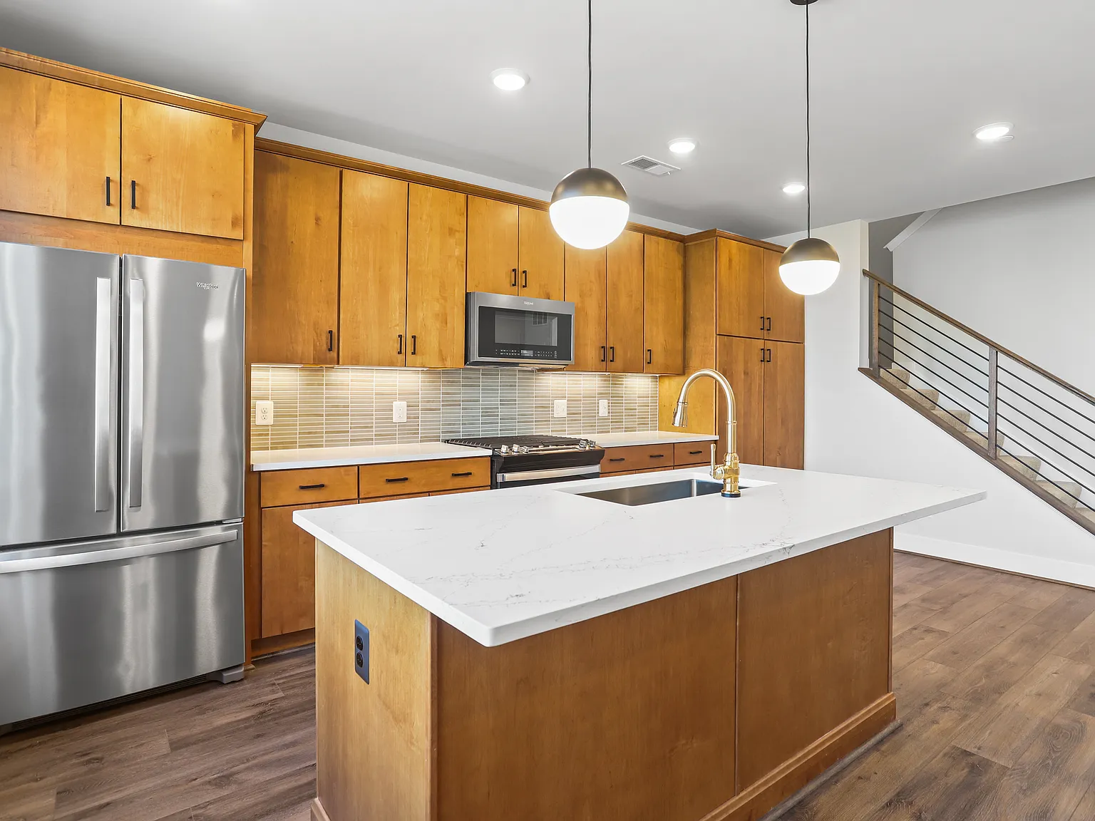 3 bed, 2.5 bath, 1959 sqft, $4,400 — Photo 3
