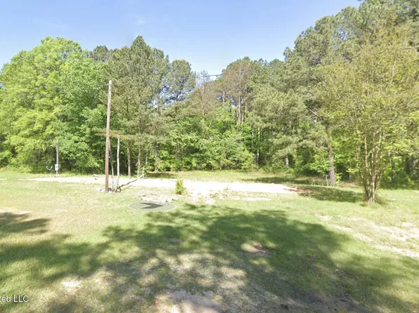 126 Branson Ln, Camden, MS 39045
